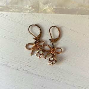 BETSEY JOHNSON BOW EARRINGS